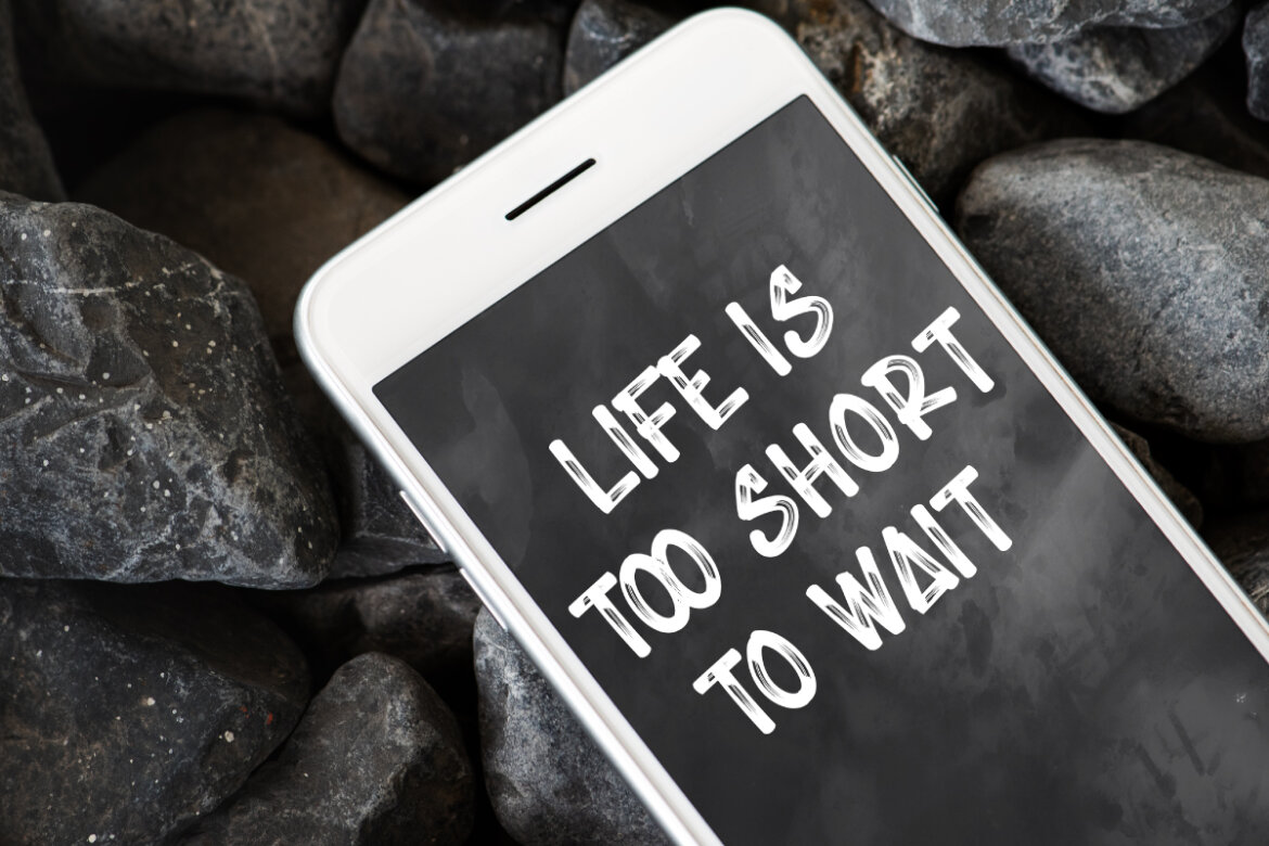 Small Brush FREE Font - view 6