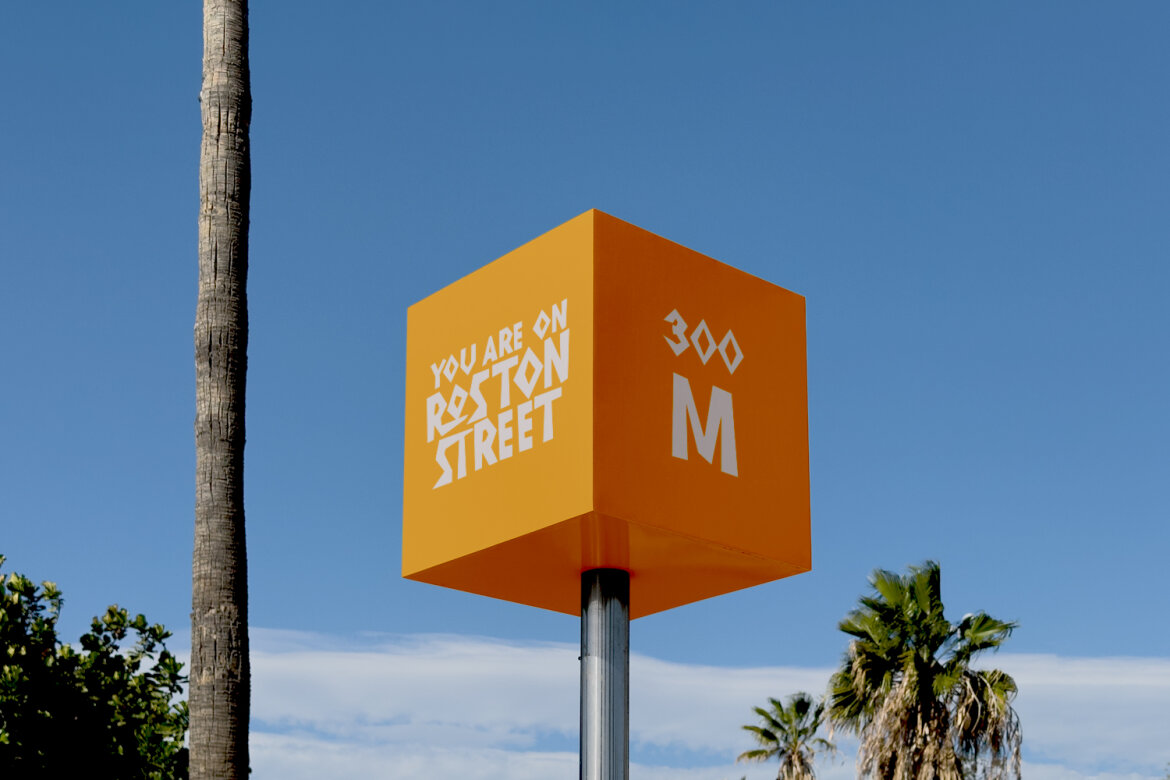 Roston Ecadyo FREE Display Font - view 2