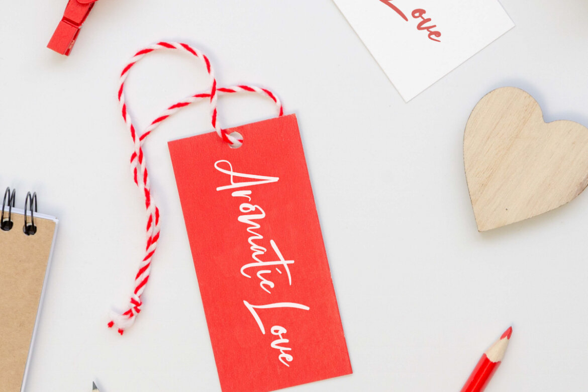 Aromatic Love FREE Font - view 4