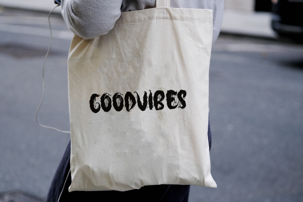 Zomfire FREE Font alternate