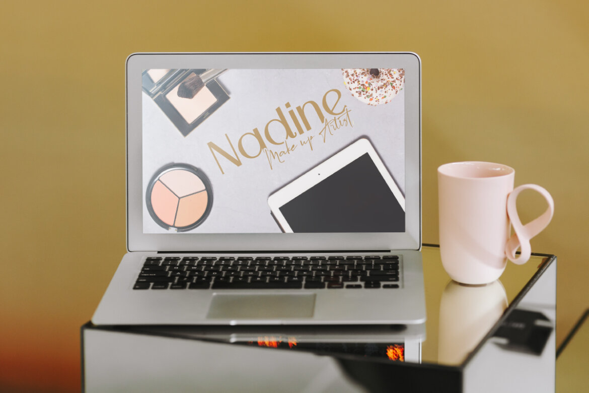 Roman Glamour FREE Font - view 5