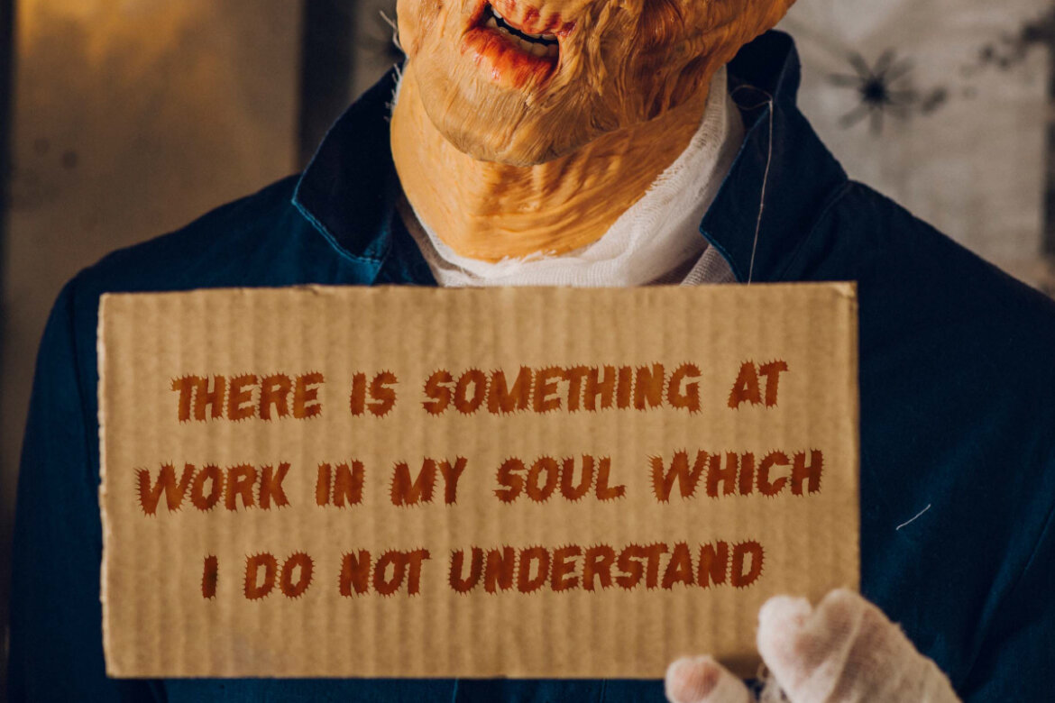 Teror Hantu FREE Font - view 4