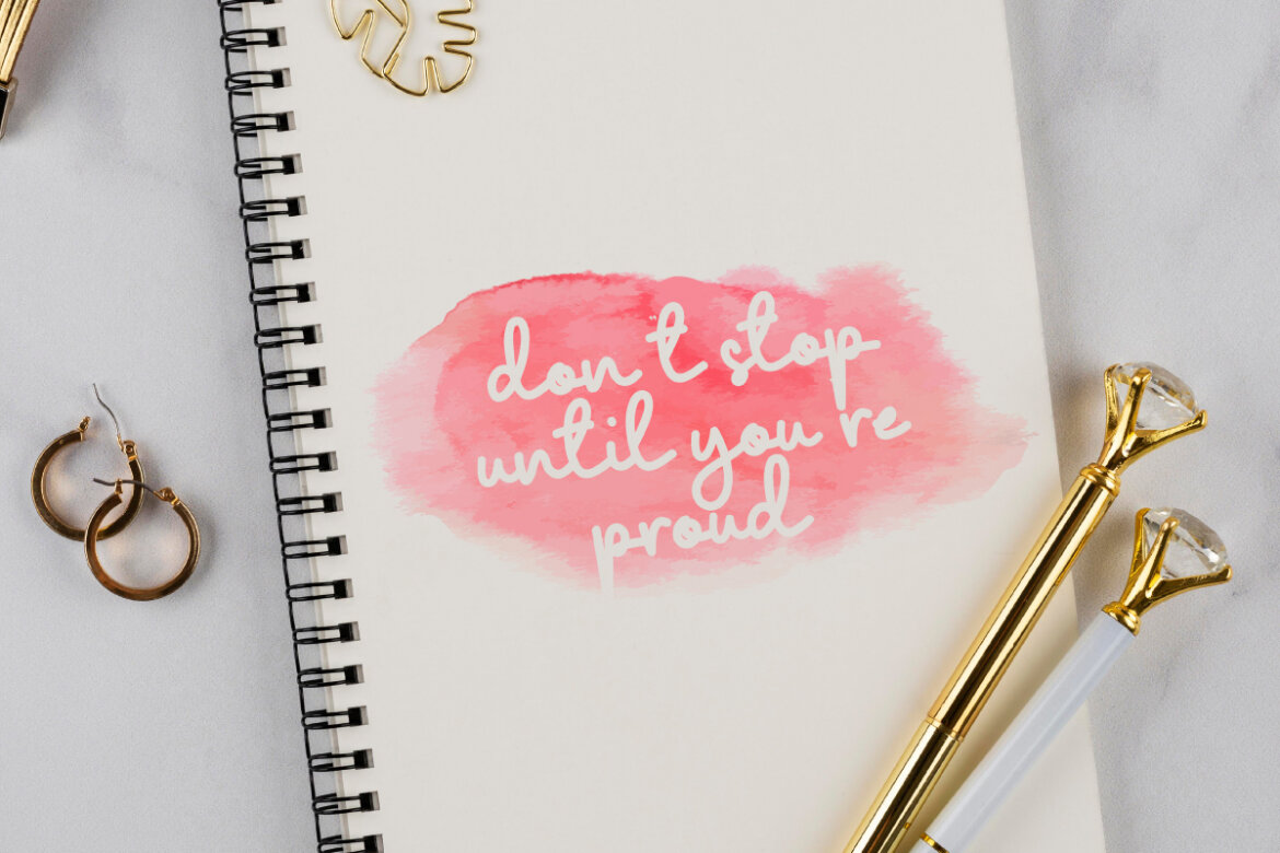 Happy Dreaming FREE Font alternate