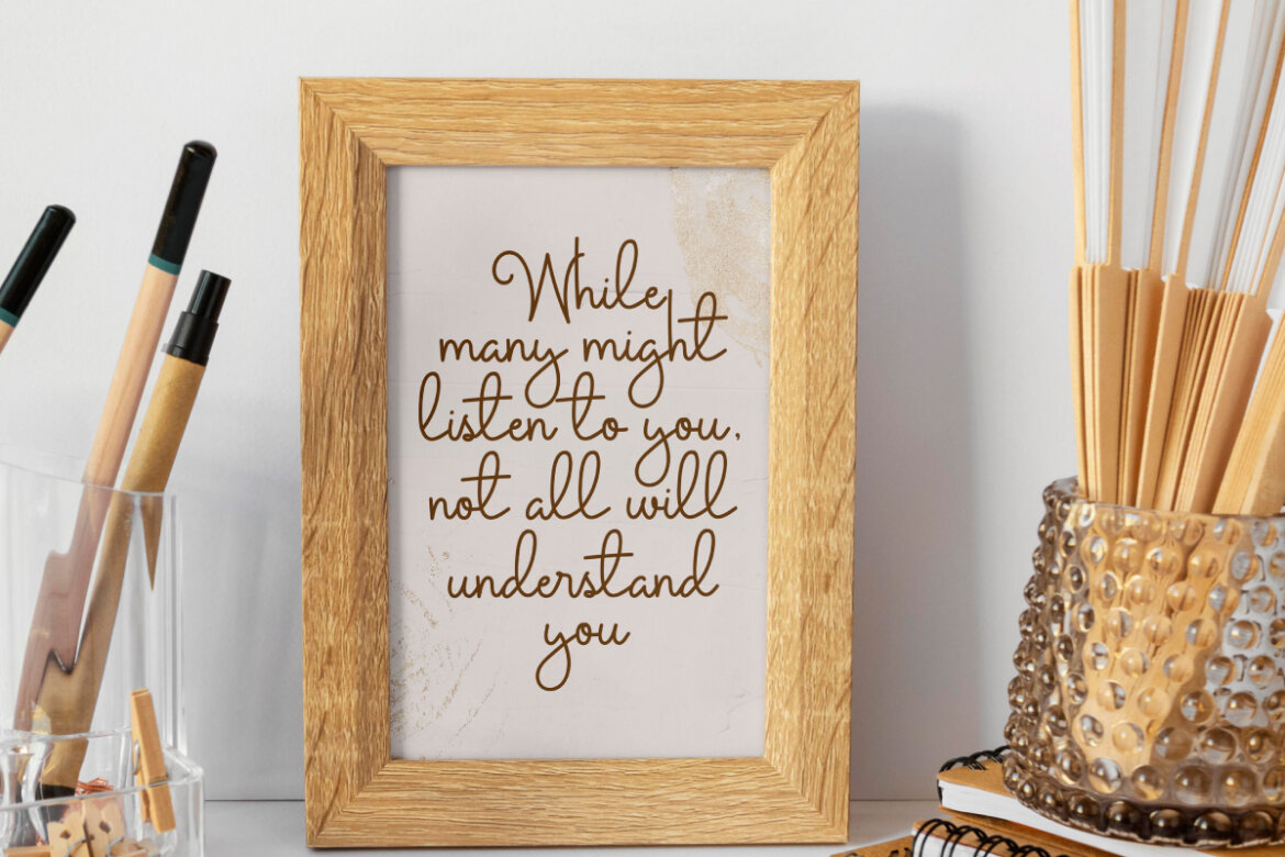 Madelyn Bright FREE Font alternate