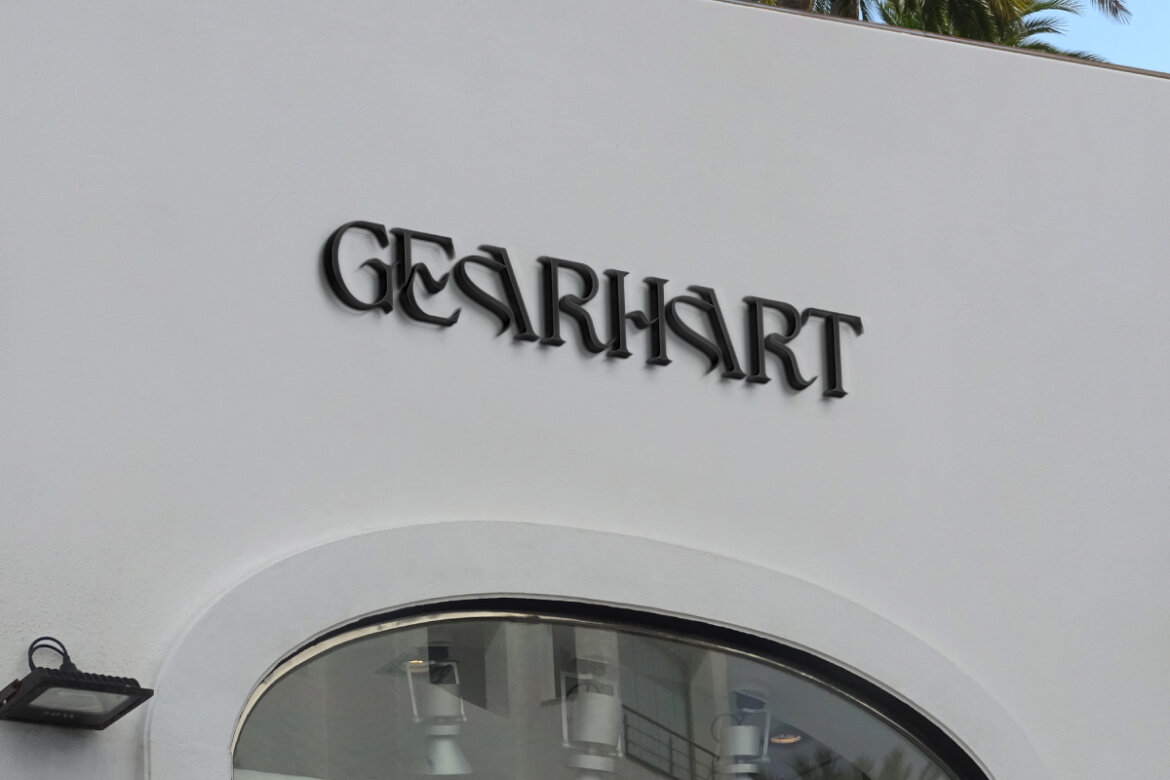 Gearhart FREE Logo Font - view 3