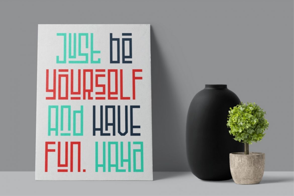 Playlines Display Font - view 5