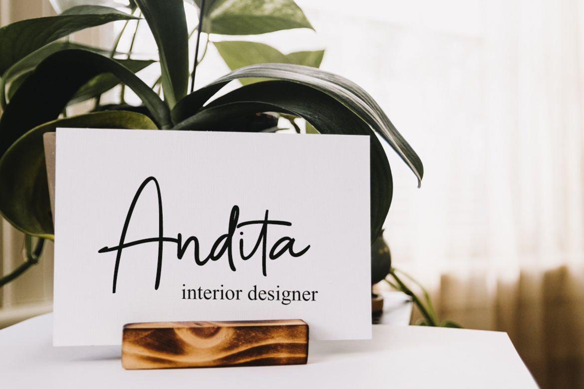 Betty Lavea Script alt