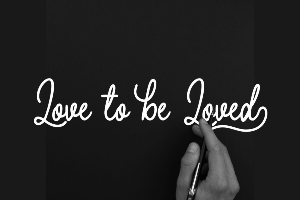 Hearthline Monoline Script - view 3