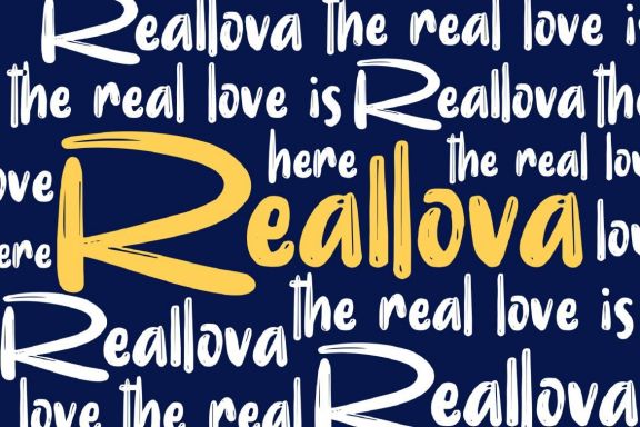 Reallova Handwritten Font