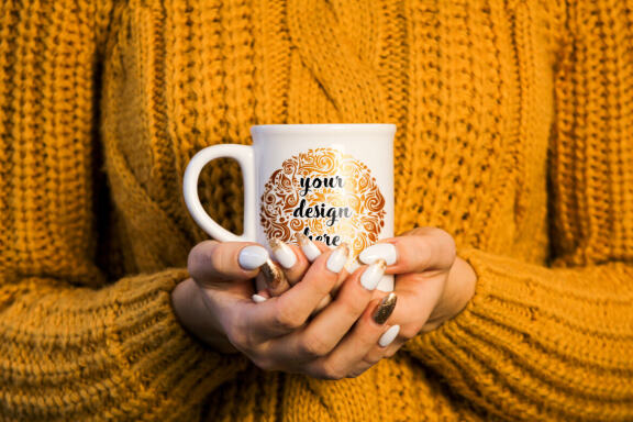 Free Tea Mug Mock-up #04