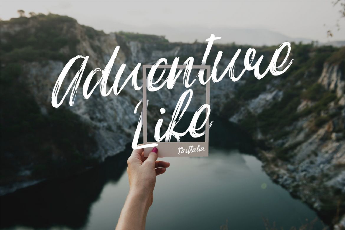 Easttalia - Brush Font - view 3