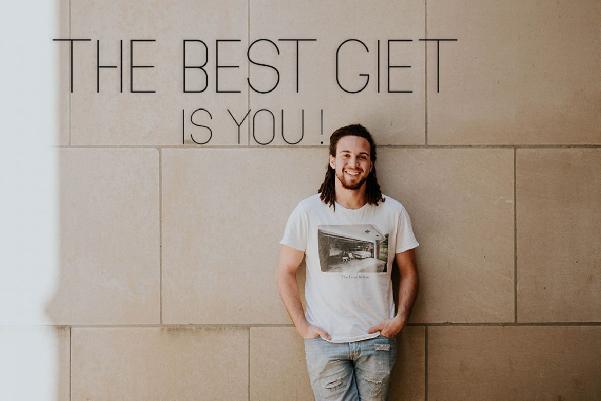 LEONA moliss Font - view 5