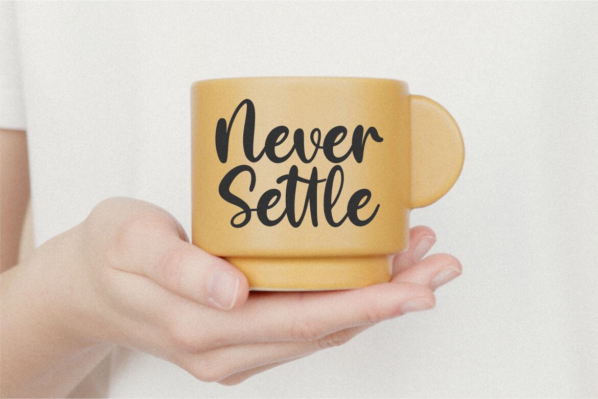 Blue Elfira FREE Font - view 5