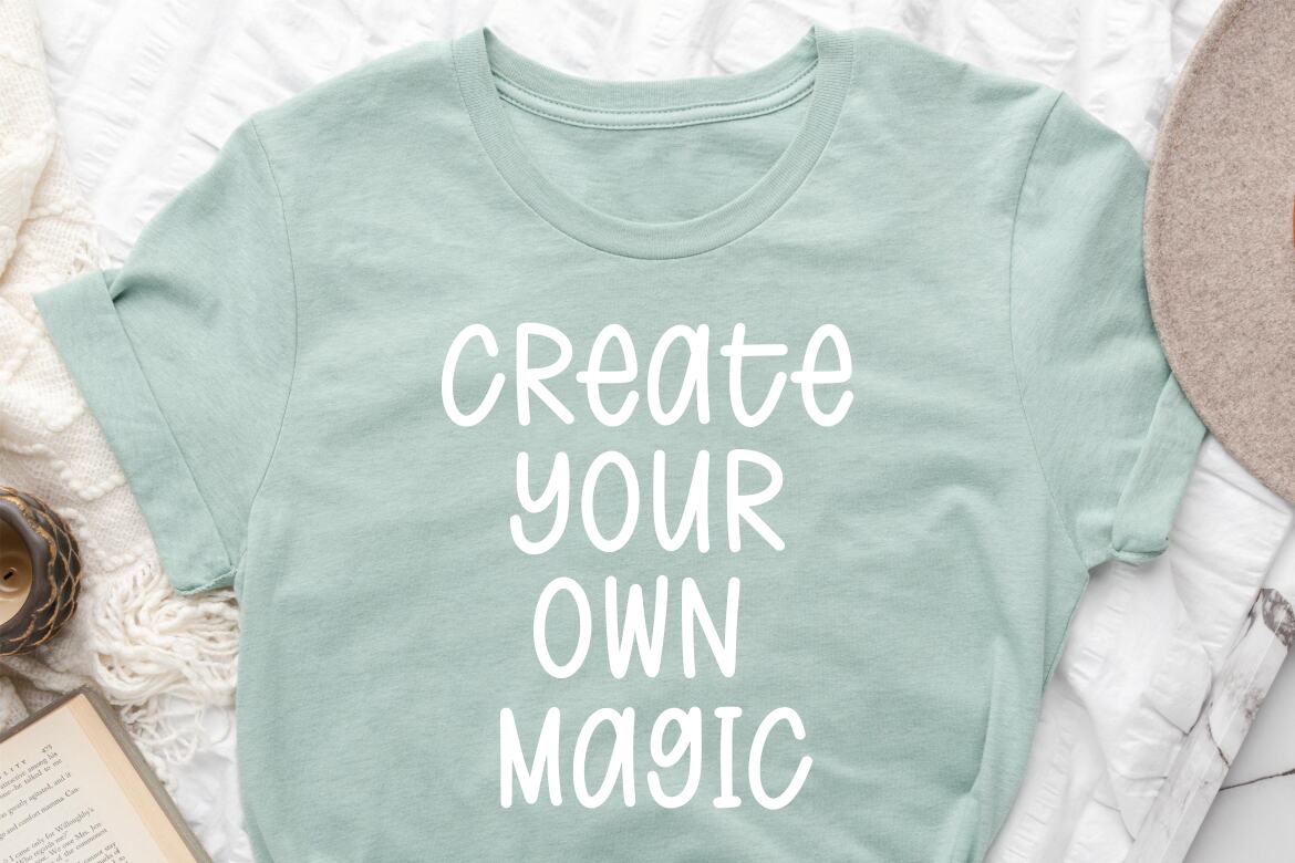 Lumilkys FREE Font - view 3