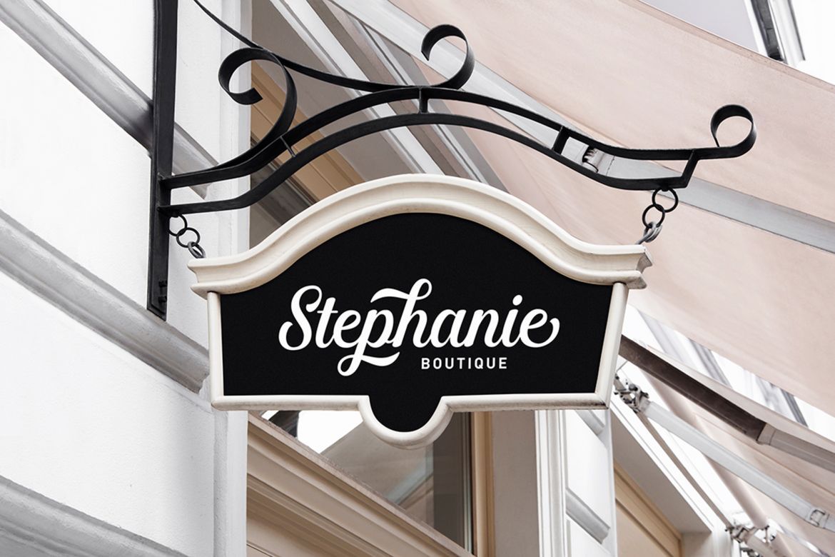 Merciana Script - view 10