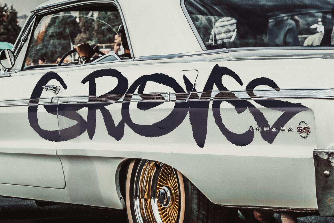 One Oximus - Jagged Graffiti FREE Font - view 3