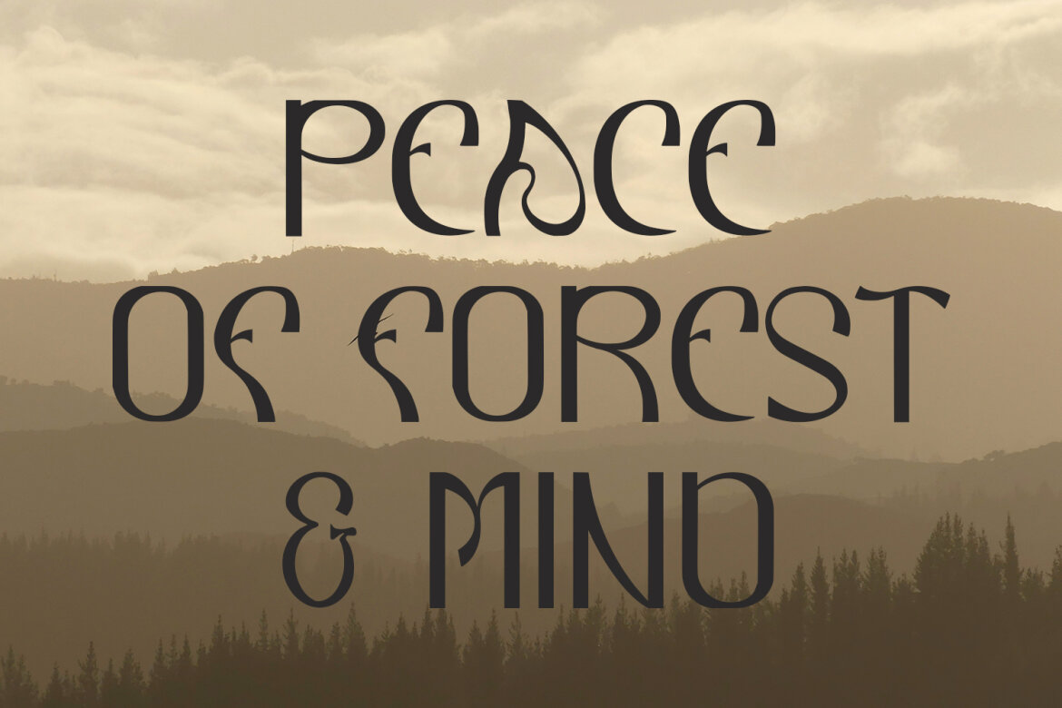 Reqiezza Decorative FREE Font alternate