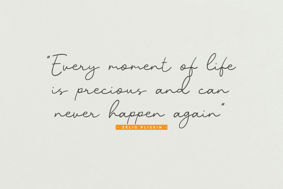 Alucky FREE Script Font - view 2